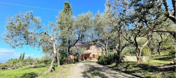 4 غرف نوم فيلا في Fosdinovo, Italy رقم 72385 39