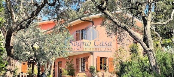 4 غرف نوم فيلا في Fosdinovo, Italy رقم 72385 8