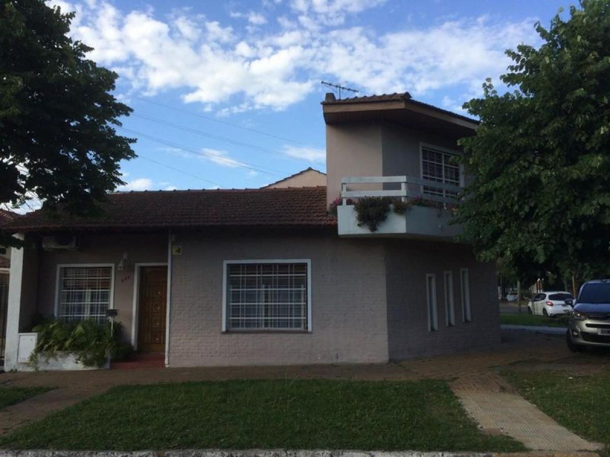 3 bedrooms House in Lomas de Zamora, Argentina No. 20526