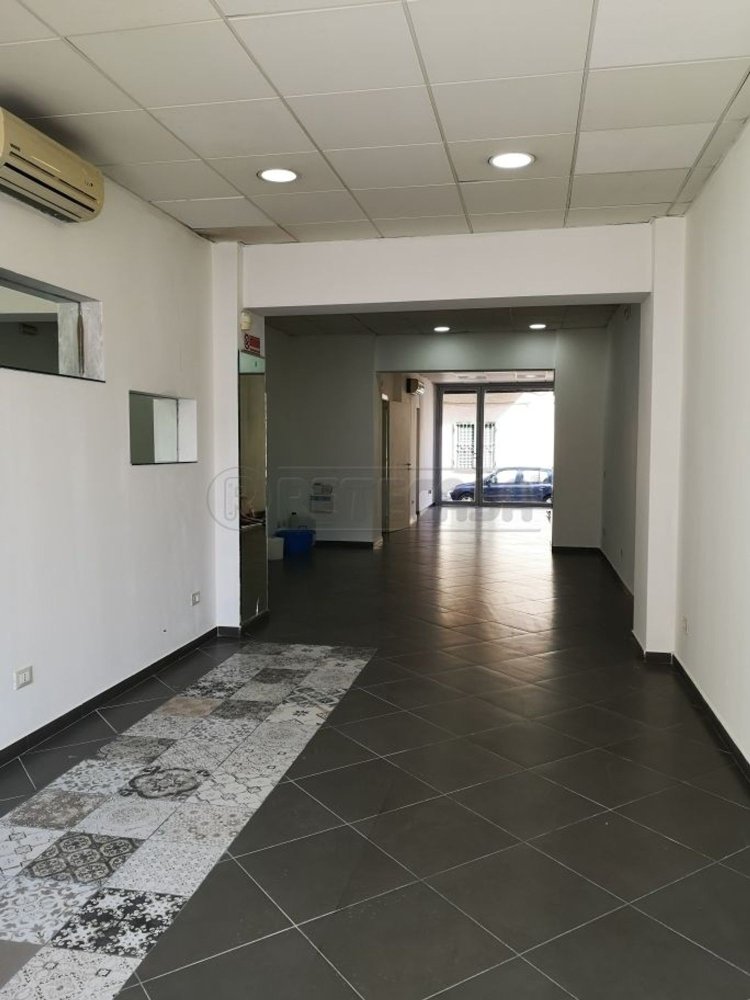 95m² Commercial property in Palermo, Italy No. 178010