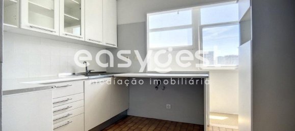 3 bedrooms Apartment in Lisbon, Portugal No. 81756 15