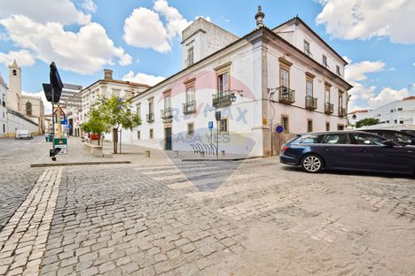 785m² Building in Evora, Portugal No. 56334