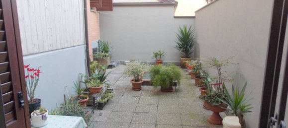 2 bedrooms House in Lissone, Italy No. 174792 9