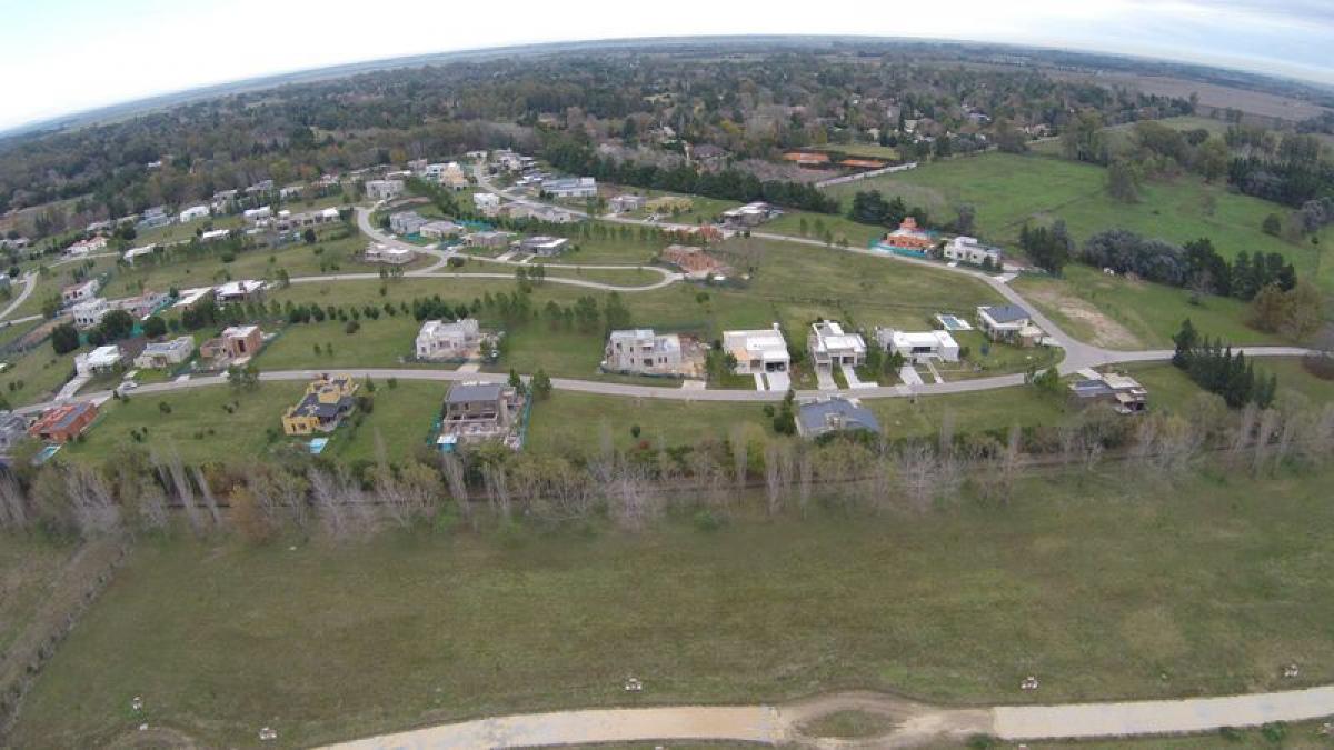 Terrain à Campana, Argentina No. 49163