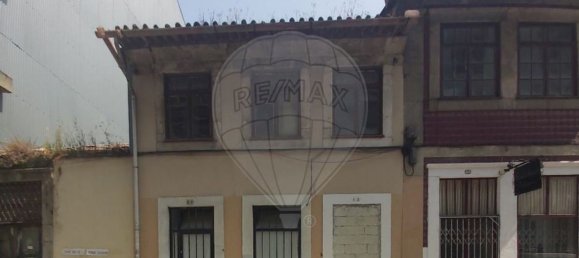 457m² Building in Porto, Portugal No. 42060 2