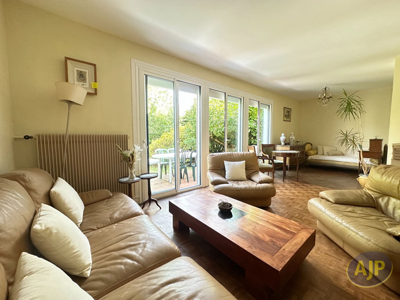 4 bedrooms House in Sautron, France No. 280180