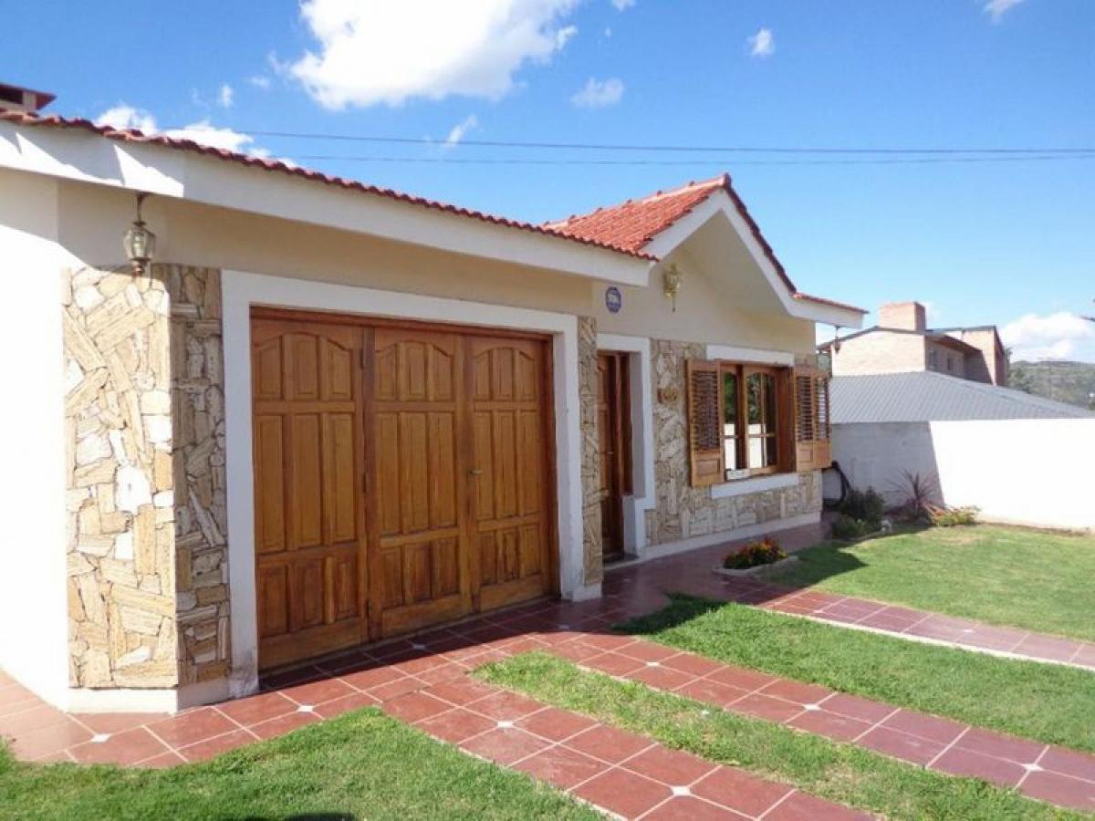 3 bedrooms House in Cordoba, Argentina No. 52738