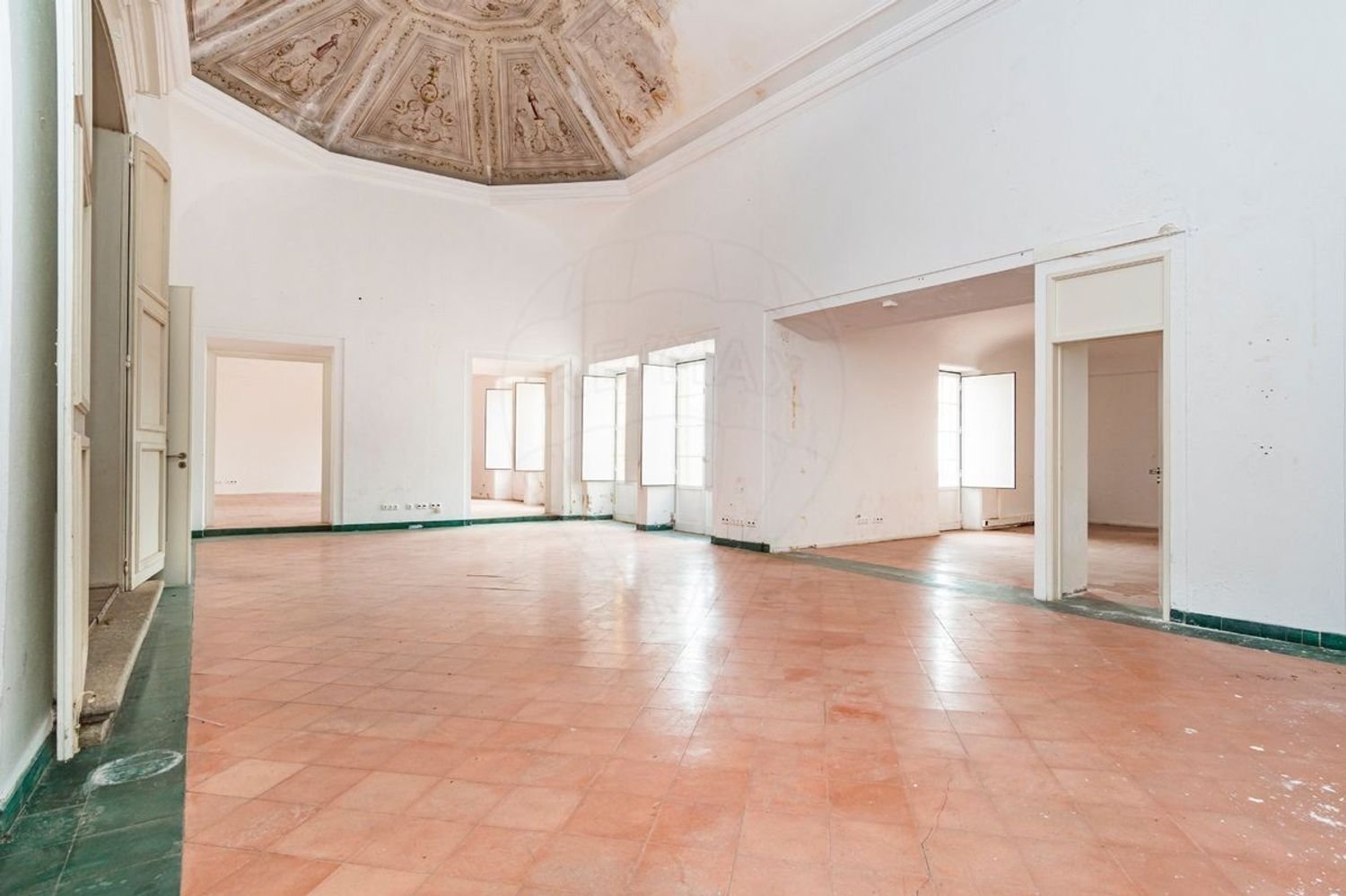 Bâtiment à Evora, Portugal 1499m² No. 140173