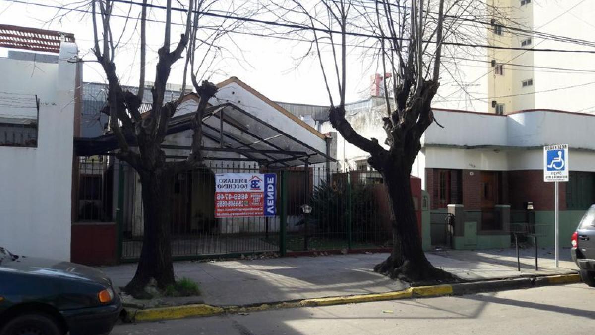 3 bedrooms House in Tres de Febrero, Argentina No. 18857