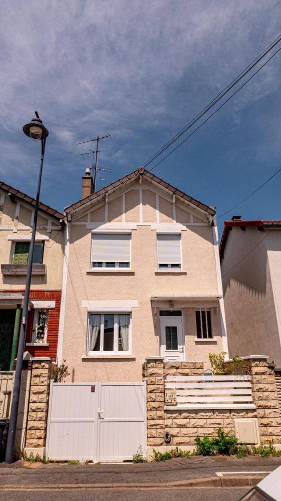 3 bedrooms House in Maisons-Alfort, France No. 328412