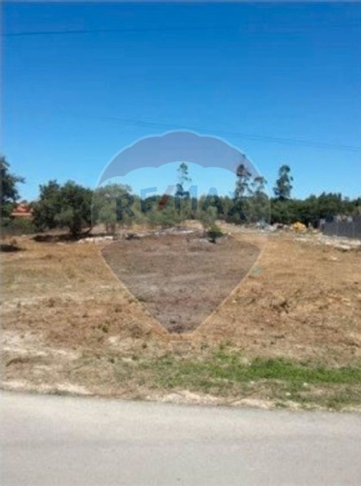  قطعة أرض في Turquel, Portugal 2400متر مربع رقم 63055