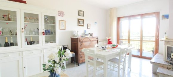 3 rooms Apartment in Ortona, Italy No. 287744 4