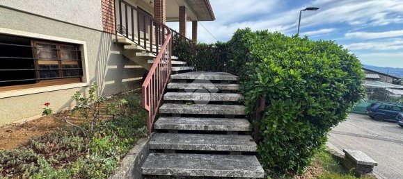 3 bedrooms Villa in San Vito di Leguzzano, Italy No. 293845 4