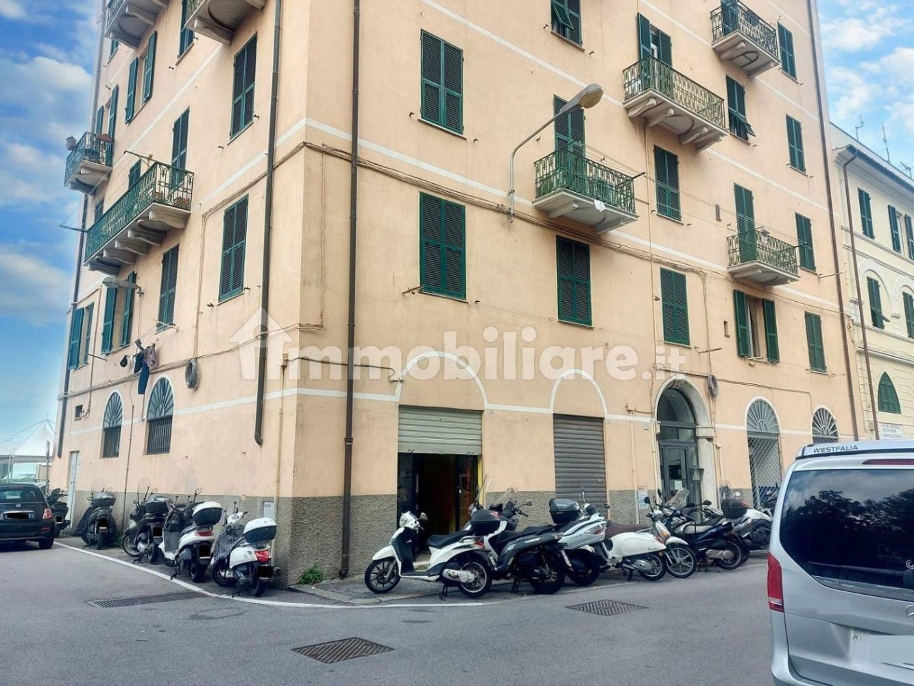 75m² Commercial property in Savona, Italy No. 313413