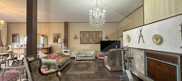 5 rooms Apartment in Avezzano, Italy No. 21080 10