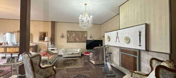 5 rooms Apartment in Avezzano, Italy No. 21080 8