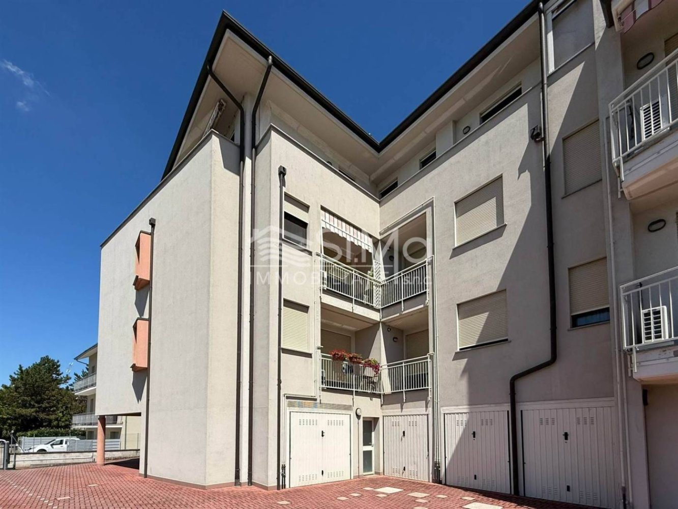 1 bedroom Apartment in Cento, Italy No. 304832