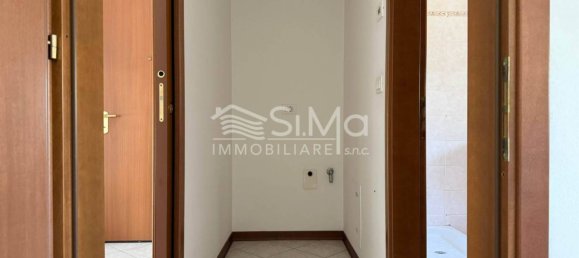 1 bedroom Apartment in Cento, Italy No. 304832 12