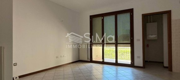 1 bedroom Apartment in Cento, Italy No. 304832 2