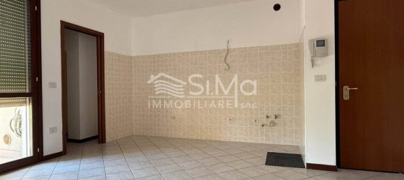 1 bedroom Apartment in Cento, Italy No. 304832 3