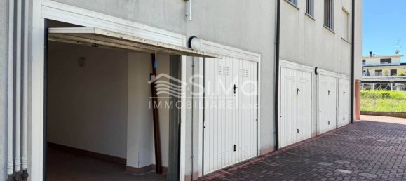 1 bedroom Apartment in Cento, Italy No. 304832 24