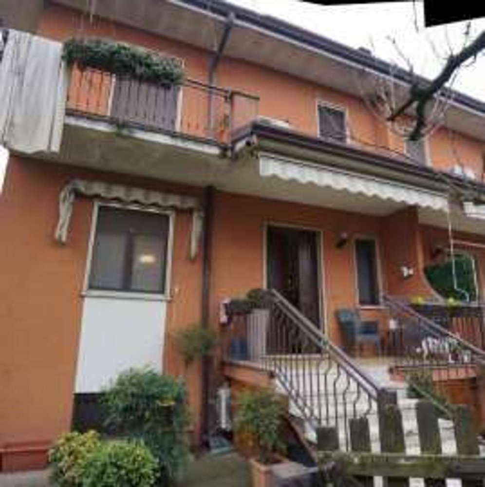 Apartamento de 8 habitaciónes en Curtatone, Italy No. 258991