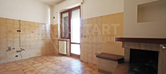 3 bedrooms Apartment in Morrovalle, Italy No. 173165 8