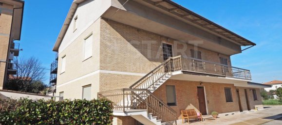 3 bedrooms Apartment in Morrovalle, Italy No. 173165 10