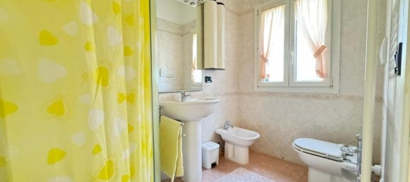 4 Schlafzimmer Haus in Massa, Italy, Nr. 112507 10