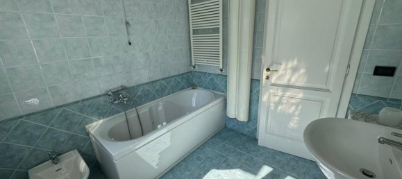 4 Schlafzimmer Haus in Massa, Italy, Nr. 112507 11