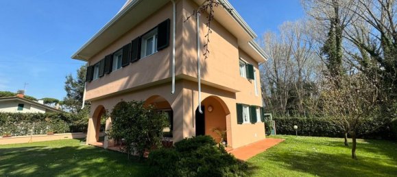 4 Schlafzimmer Haus in Massa, Italy, Nr. 112507 2