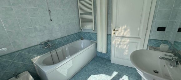 4 Schlafzimmer Haus in Massa, Italy, Nr. 112507 20