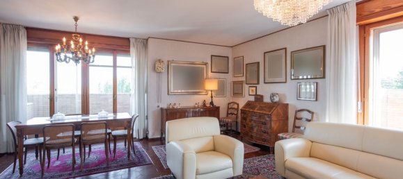 4-salle Appartement à Udine, Italy No. 269551 3