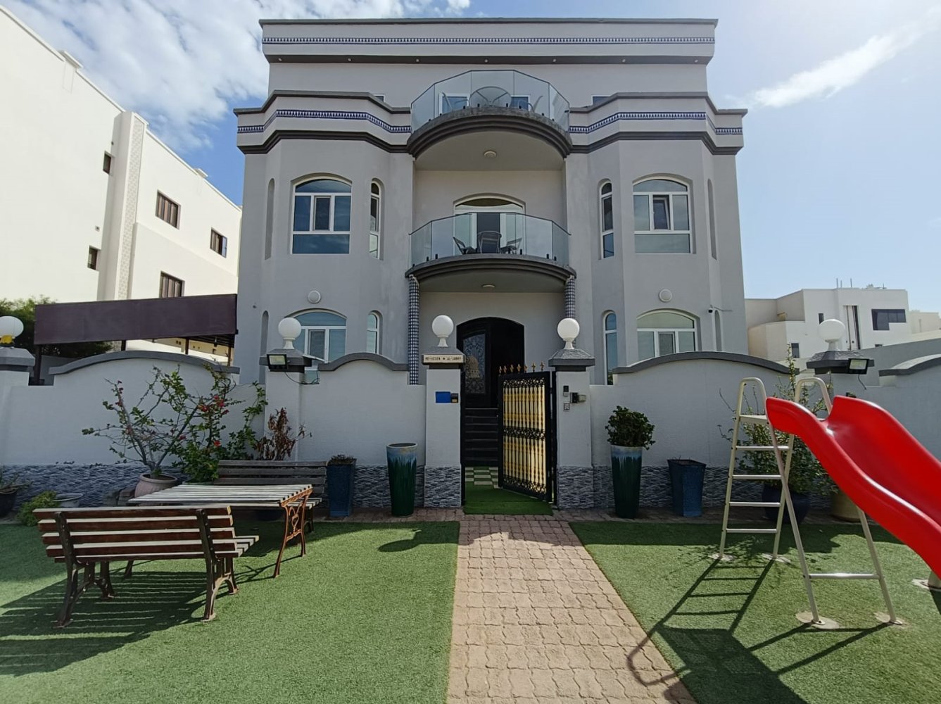 Villa de 5 dormitorios en Muscat, Oman No. 1110