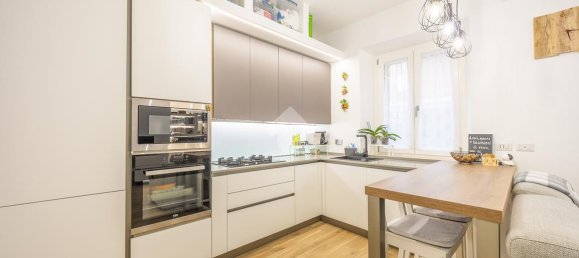 3 rooms Apartment in Rome, Italy No. 71124 8