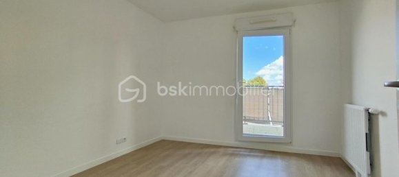 2 bedrooms Apartment in Noisy-le-Sec, France No. 360038 4