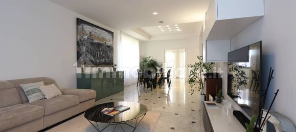 3 Schlafzimmer Wohnung in Genoa, Italy, Nr. 329846 6