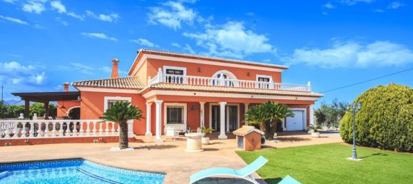 4 bedrooms Villa in Denia, Spain No. 13198 2