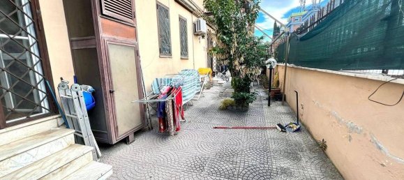 3 bedrooms Apartment in Rome, Italy No. 52506 4