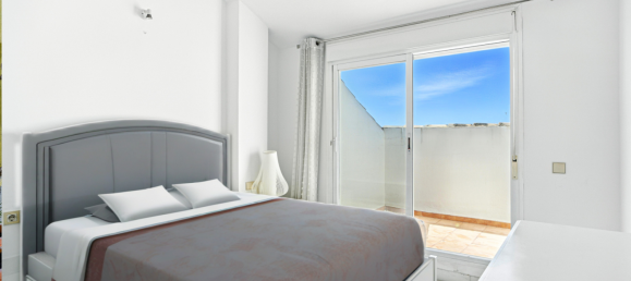 3 bedrooms Penthouse in Marbella, Spain No. 180489 4