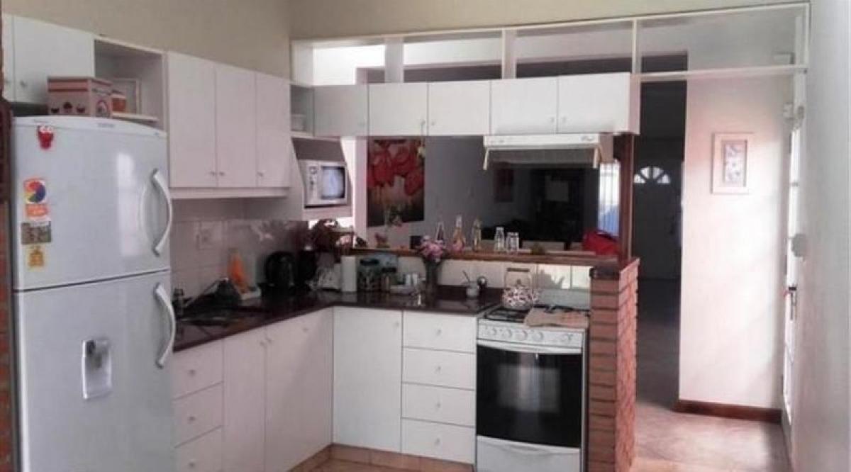 3 Schlafzimmer Haus in General San Martin, Argentina, Nr. 3910