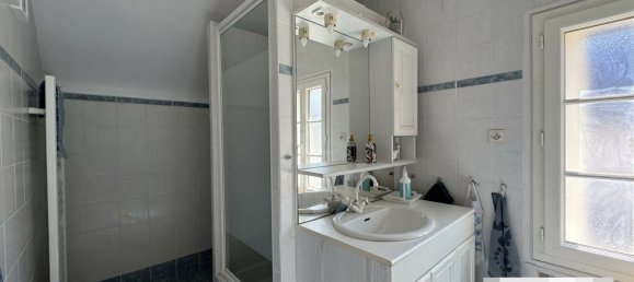 6 bedrooms House in Checy, France No. 307957 21