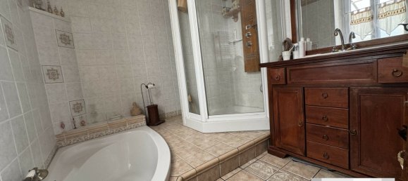 6 bedrooms House in Checy, France No. 307957 13