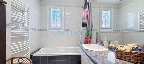 3 bedrooms House in Chatillon-sur-Chalaronne, France No. 311206 12