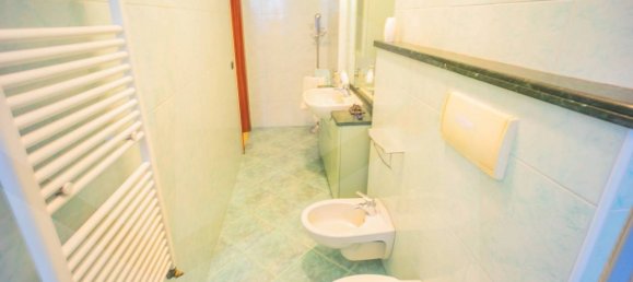 4 rooms Apartment in Bari, Italy No. 34309 12