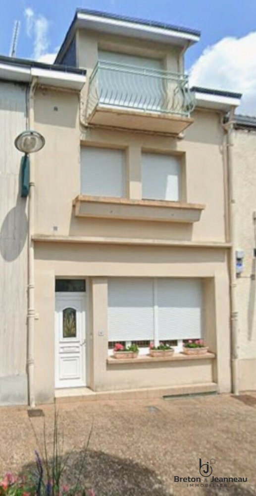 4 bedrooms House in Villaines-la-Juhel, France No. 357643