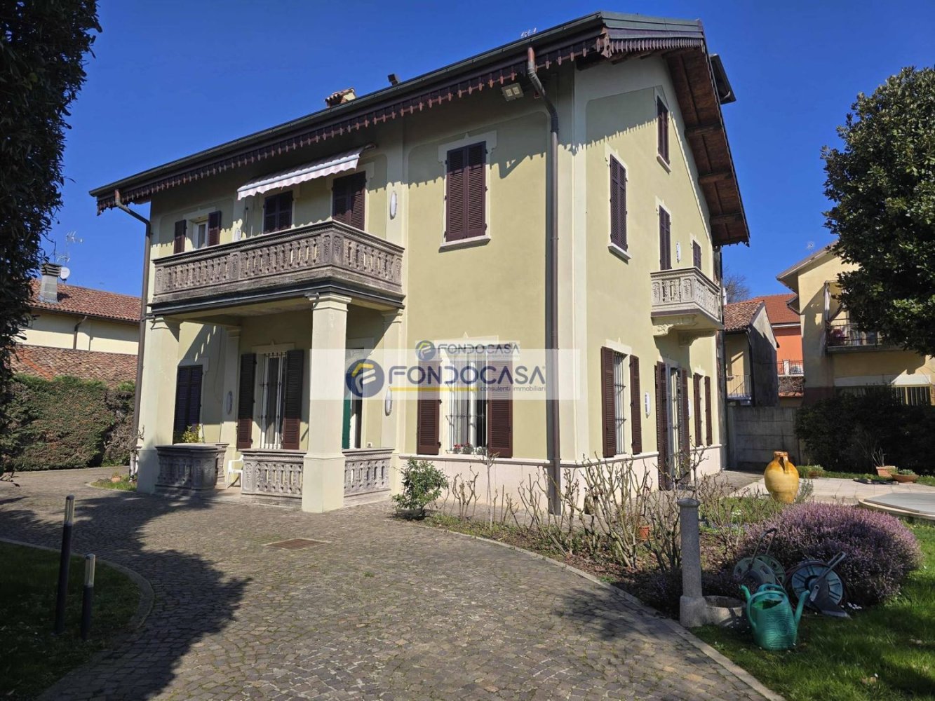 9 rooms Villa in Pavia, Italy No. 225896