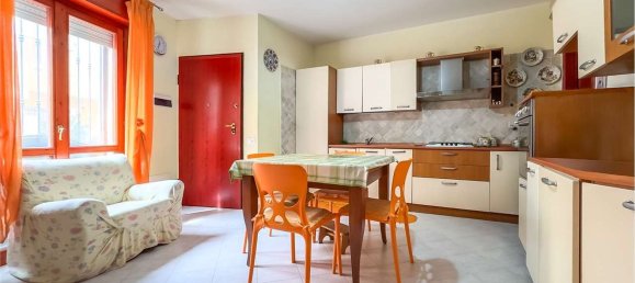 2غرفة شقة في Quartu Sant'Elena, Italy رقم 23708 4