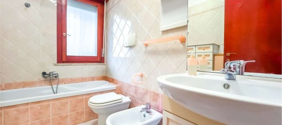 2غرفة شقة في Quartu Sant'Elena, Italy رقم 23708 7