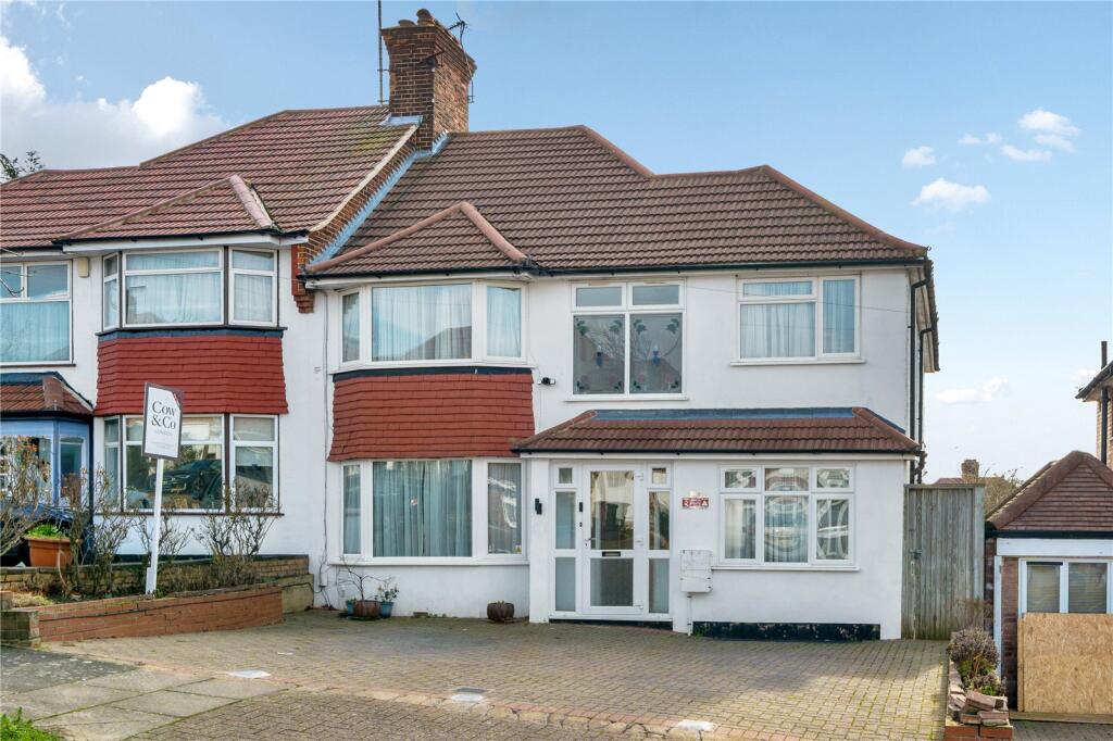 4 bedrooms House in Wembley, United Kingdom No. 12174